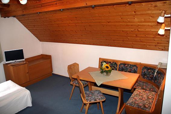 Hotel Bayerischer Hof Rehlings Weißensberg Chambre photo