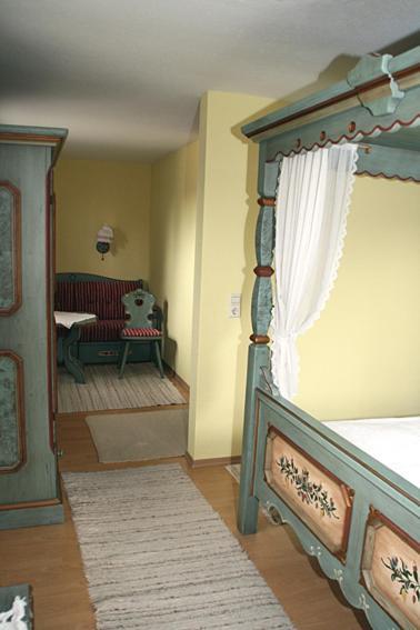 Hotel Bayerischer Hof Rehlings Weißensberg Chambre photo